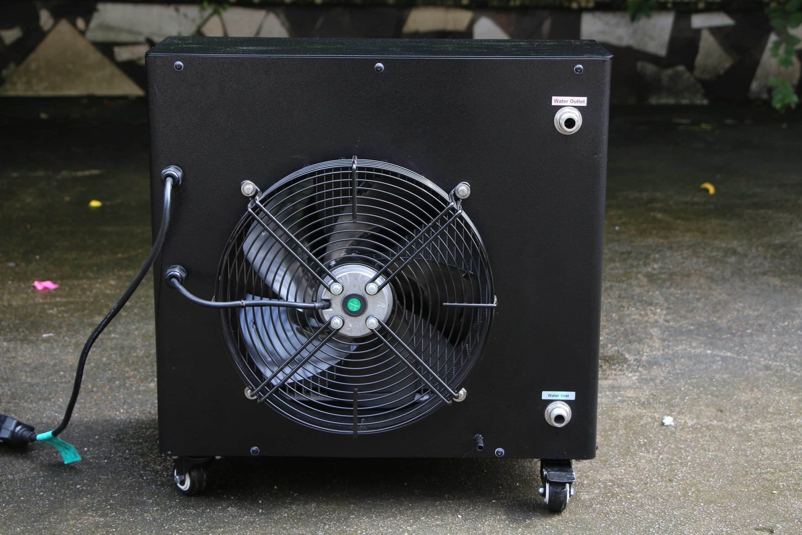 Cold plunge chiller noise test boundary at the rear condenser fan