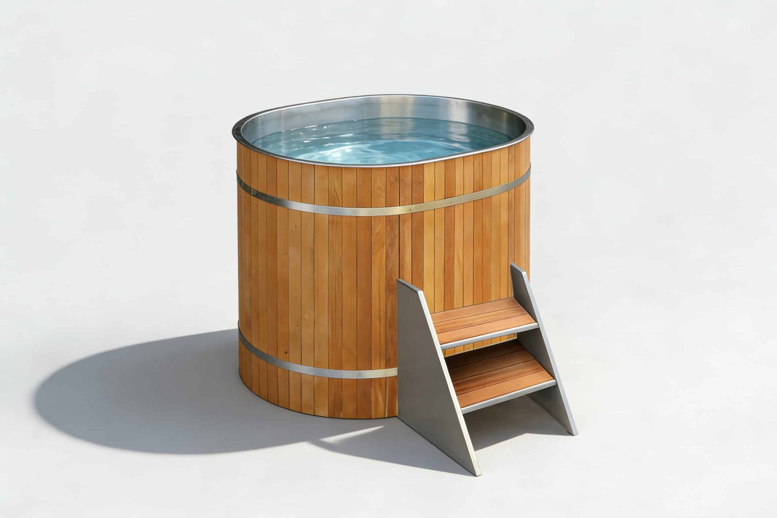 Traditional Japanese Style Soaking Ice Bath with Interior Step, Wood-fired Hot/Cold Therapy Tub