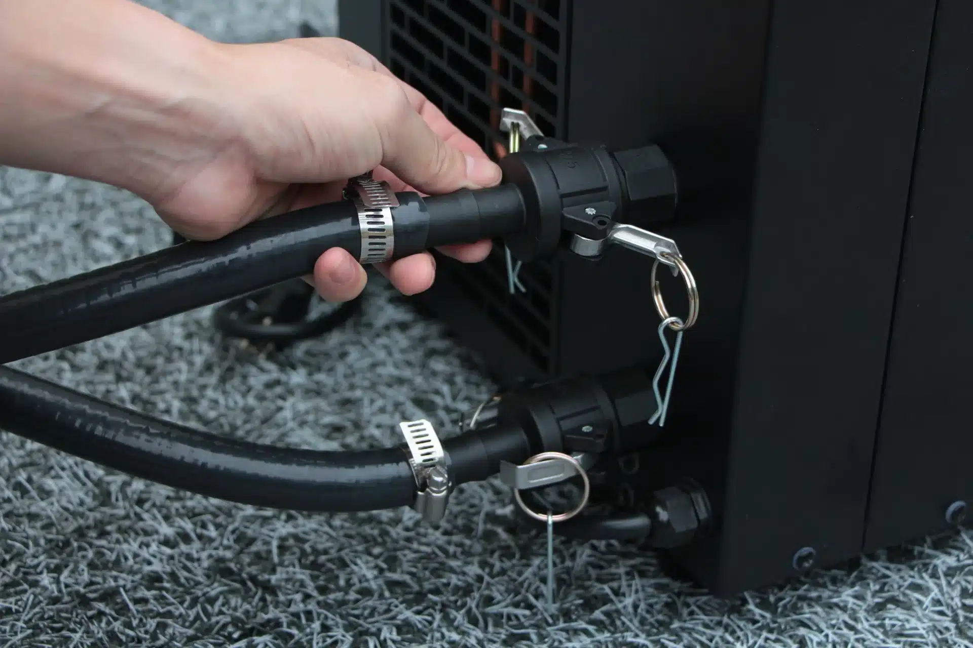 Cold plunge chiller quick-connect water-loop detail